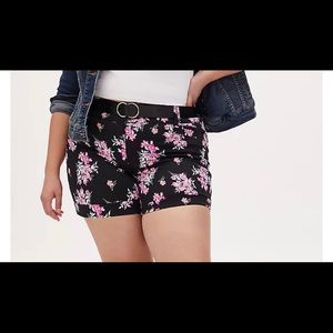 Torrid Mid Short Sateen Floral Black, NO BELT, Size 16